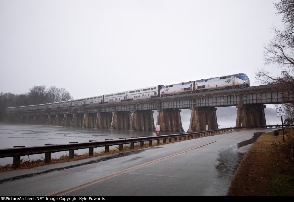 AMTK P40DC #830 on "Auto Train" No. 52